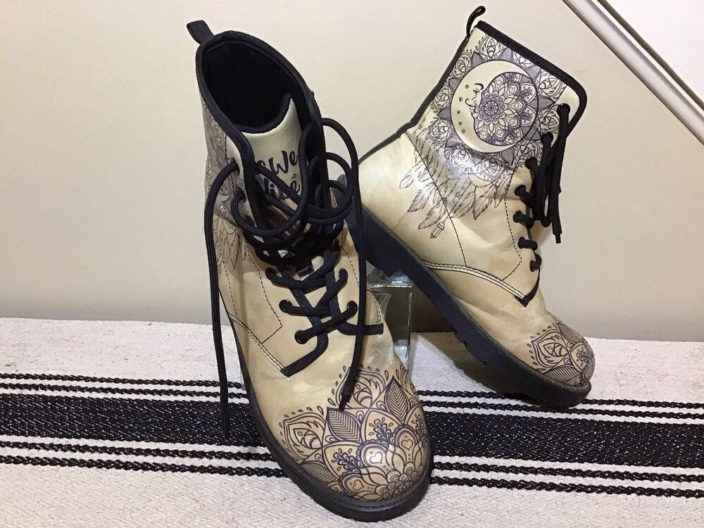 "YES WE VIBE" Moon Boho Hippie Punk Combat Boots Goth Vegan Leather Sz EU39 W8